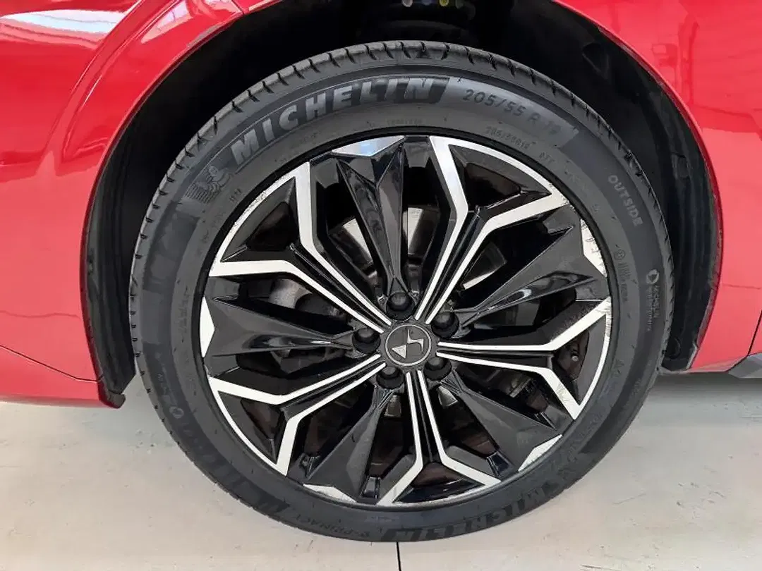 DS Automobiles DS 4 - Thumbnail 8