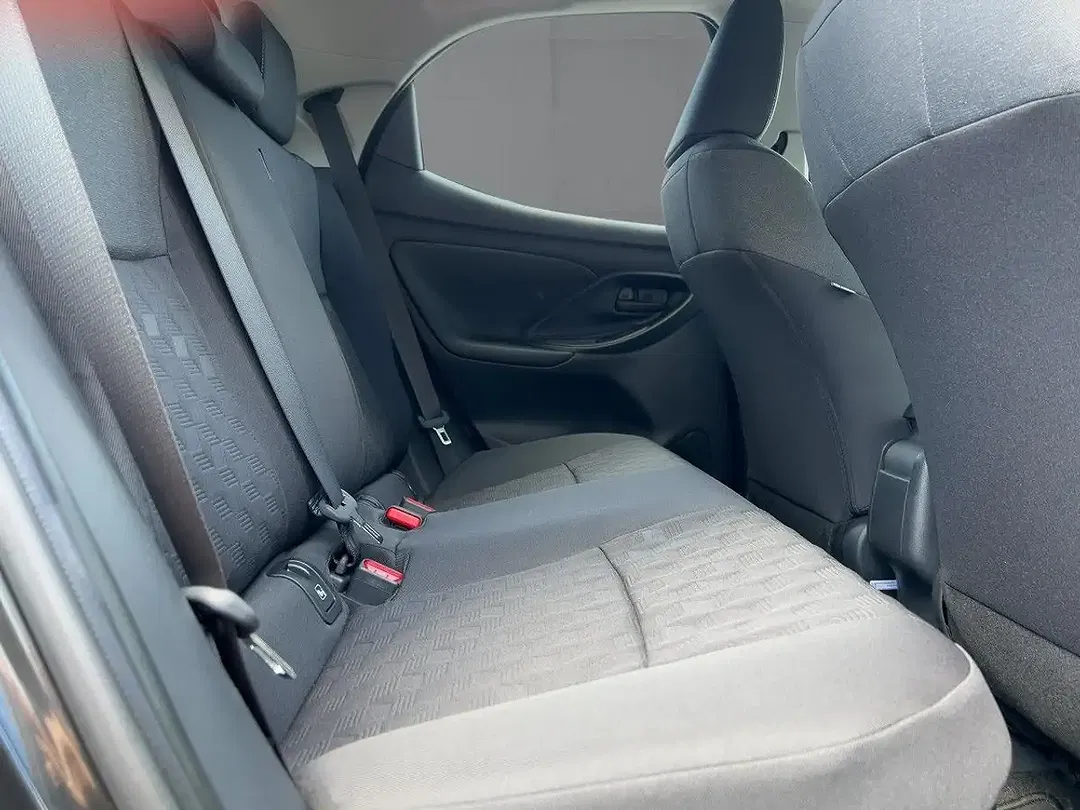 Toyota Yaris - Thumbnail 12