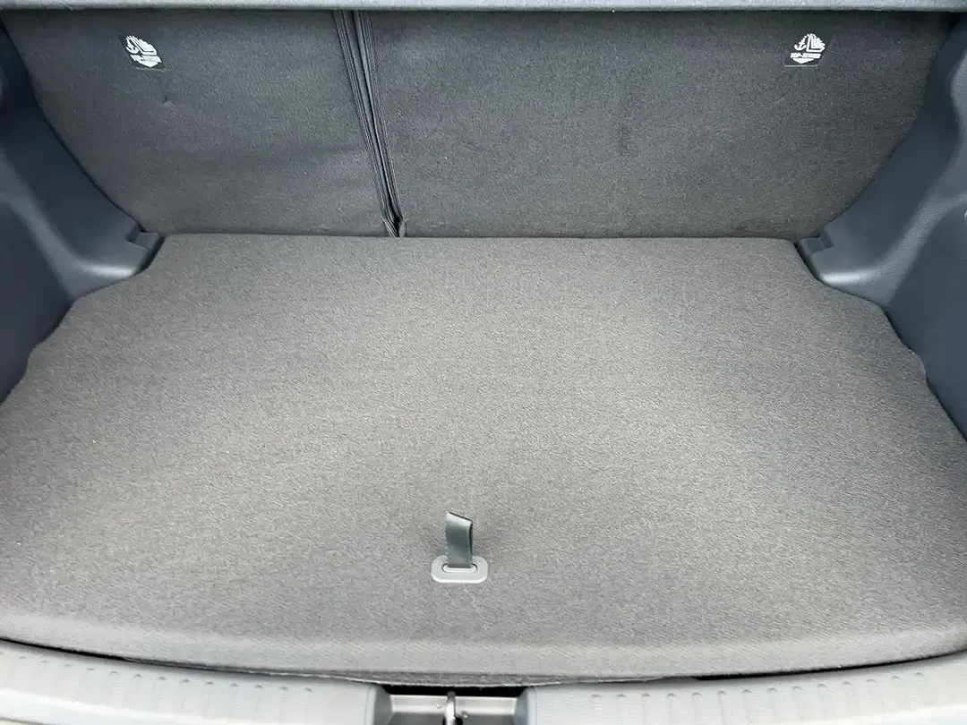 Toyota Yaris - Thumbnail 13