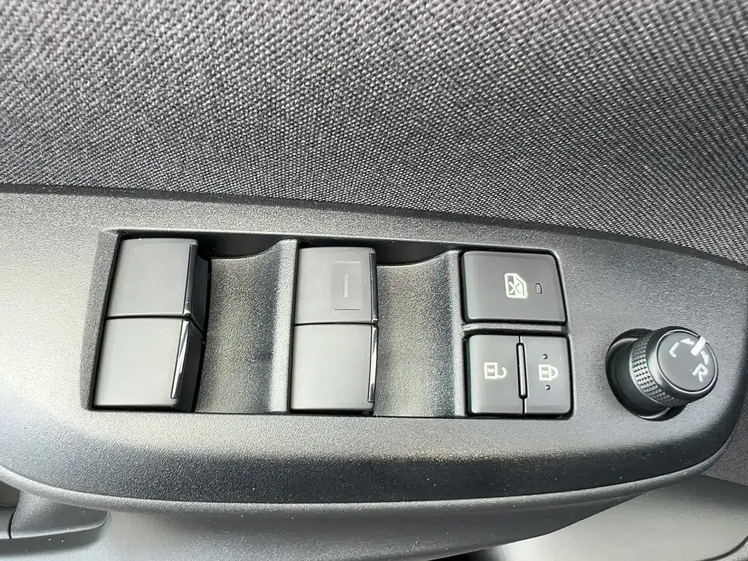 Toyota Yaris - Thumbnail 15