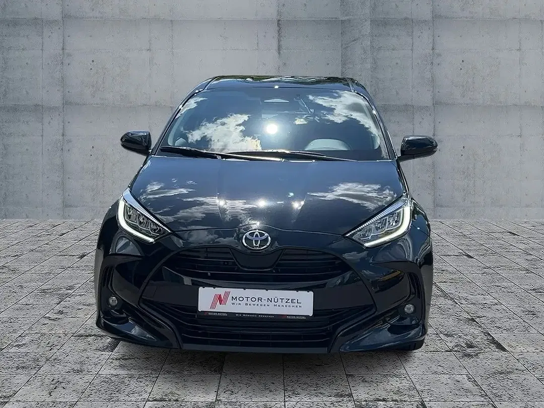 Toyota Yaris - Thumbnail 3