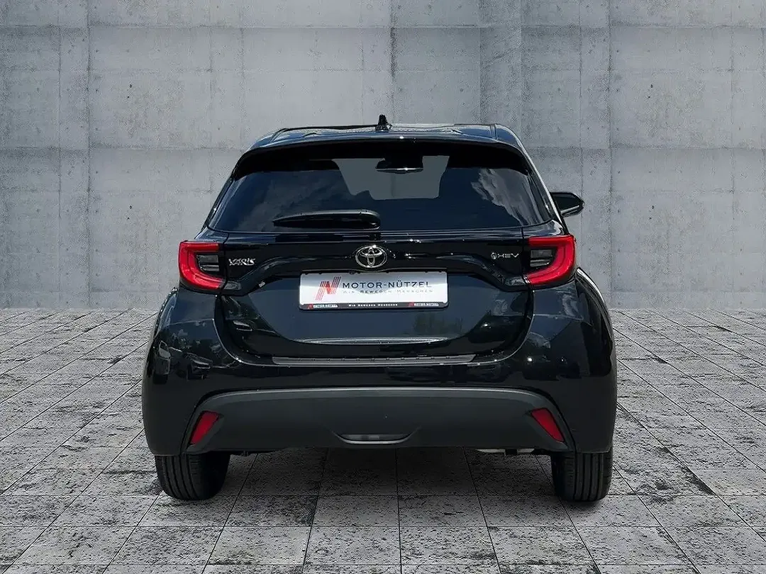 Toyota Yaris - Thumbnail 5