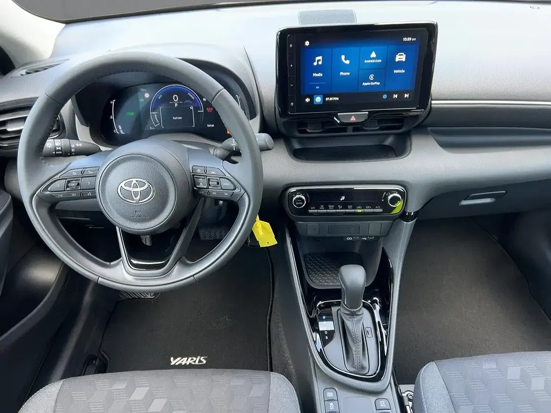 Toyota Yaris - Thumbnail 8