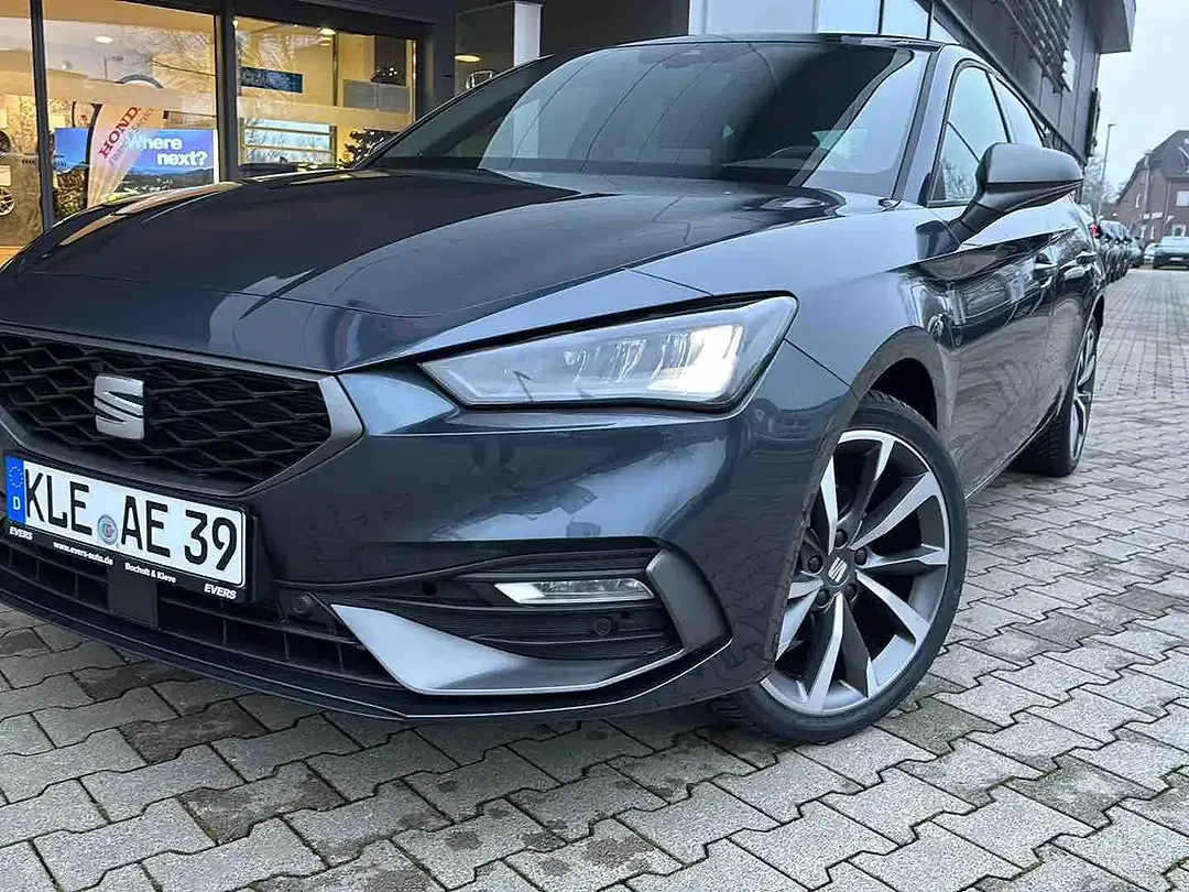 SEAT Leon - Thumbnail 2