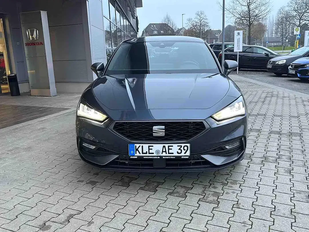 SEAT Leon - Thumbnail 3
