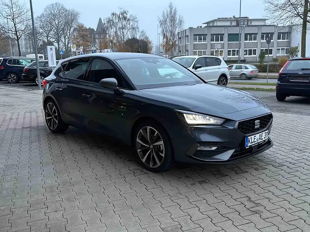 SEAT Leon - Thumbnail 4