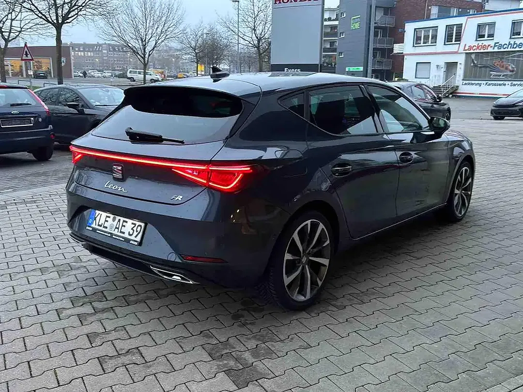 SEAT Leon - Thumbnail 6