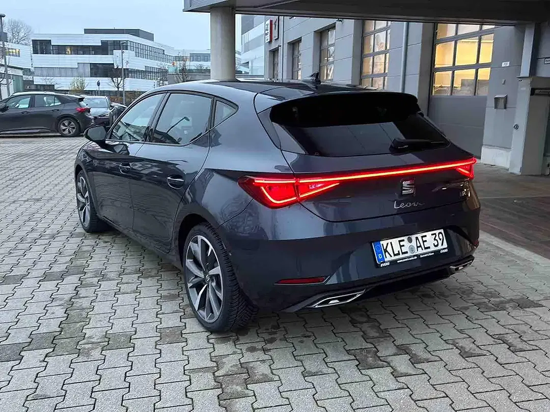 SEAT Leon - Thumbnail 8