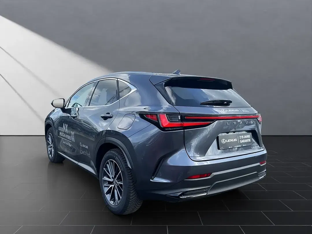 Lexus NX 450h+ - Thumbnail 2