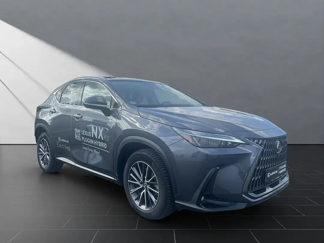 Lexus NX 450h+ - Thumbnail 4