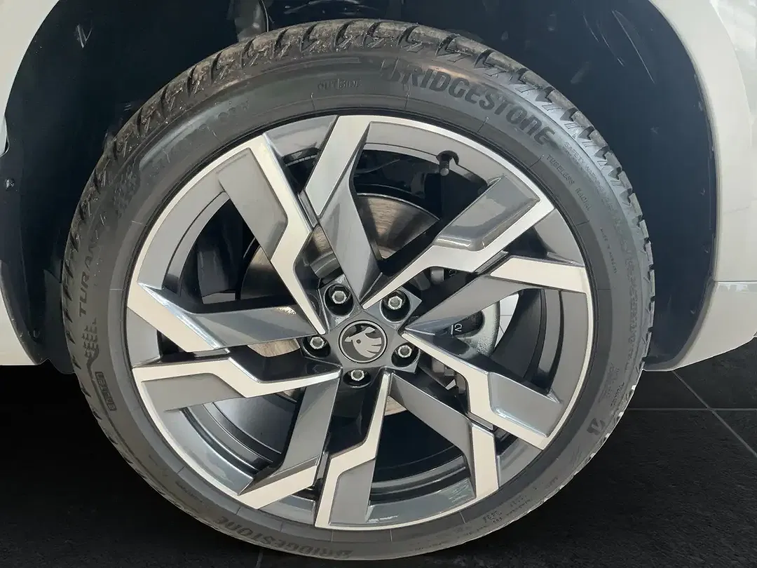 Skoda Karoq - Thumbnail 15
