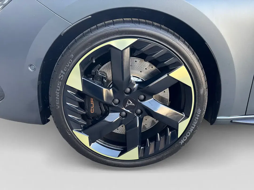 CUPRA Leon - Thumbnail 4