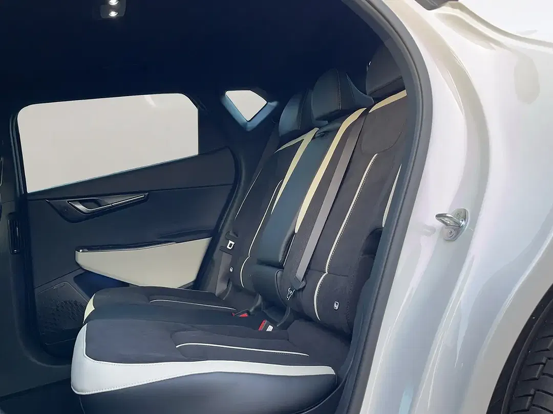 Kia EV6 - Thumbnail 10