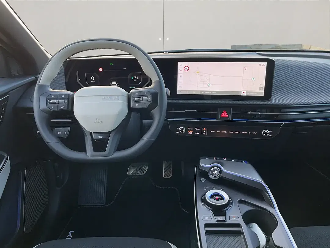 Kia EV6 - Thumbnail 12
