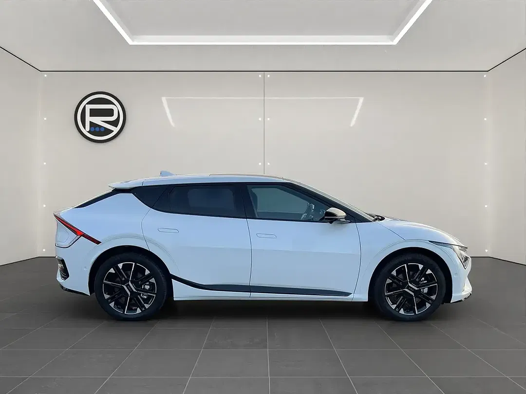 Kia EV6 - Thumbnail 4