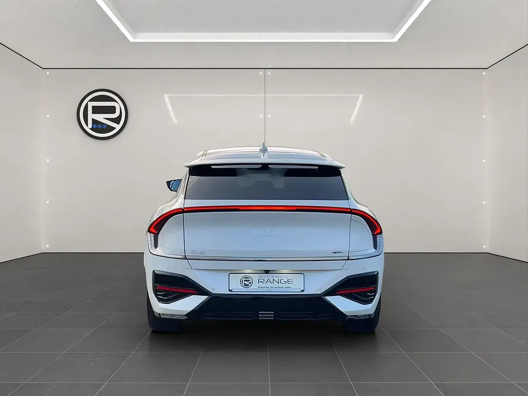 Kia EV6 - Thumbnail 8