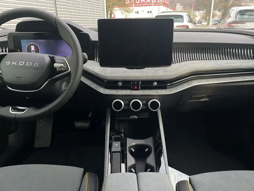 Skoda Superb - Thumbnail 8