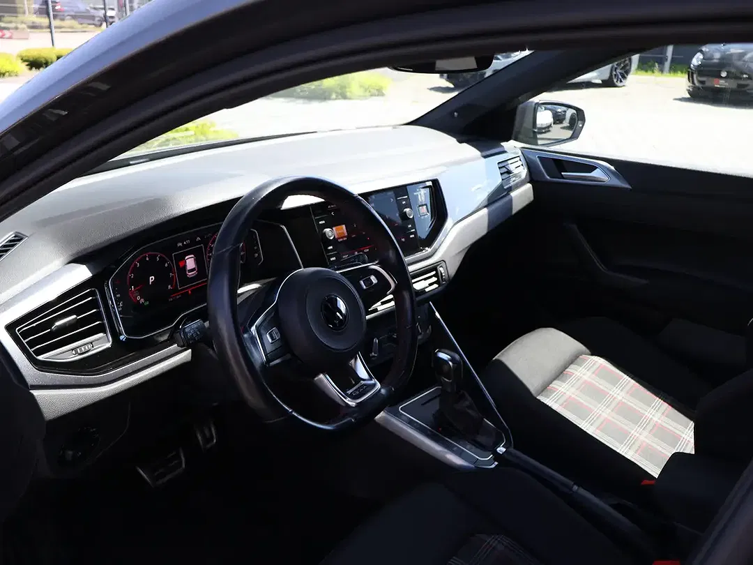 Volkswagen Polo - Thumbnail 13