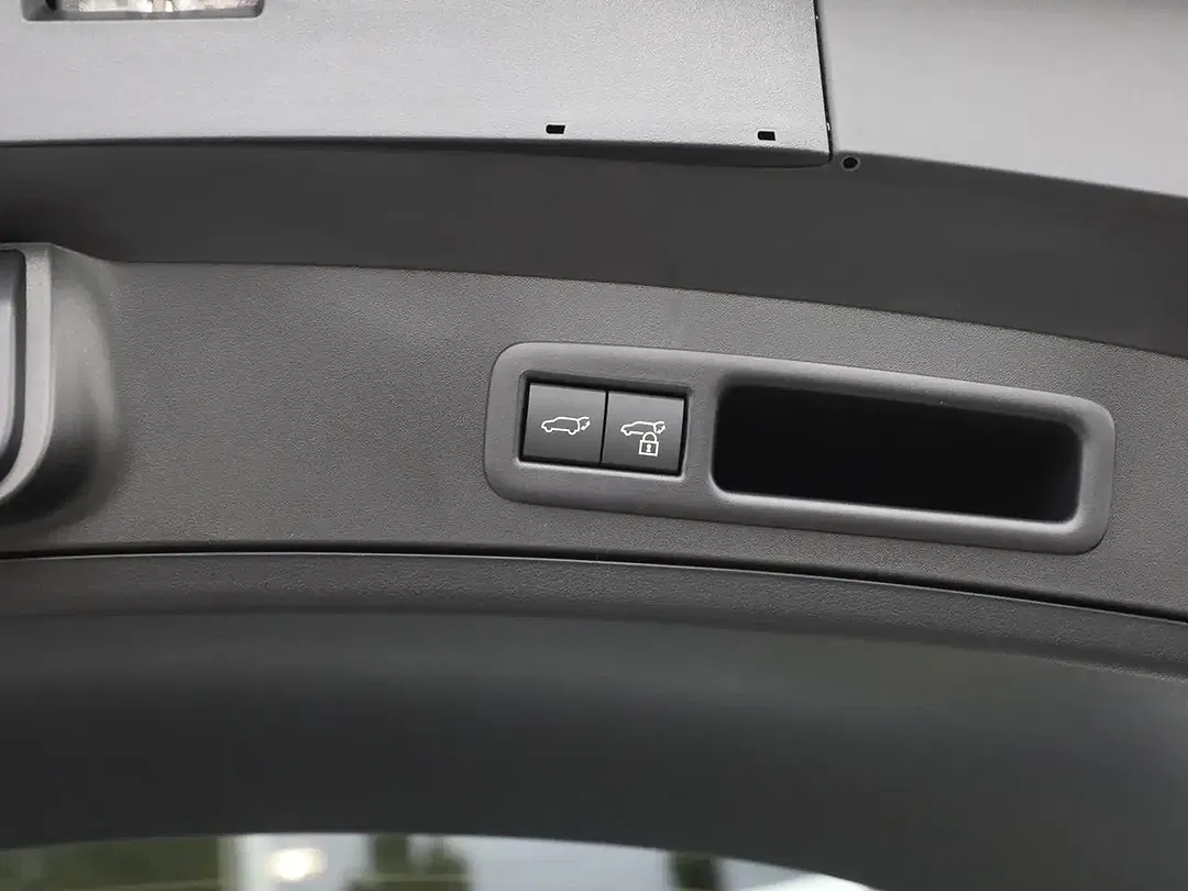 Lexus UX 250h - Thumbnail 13
