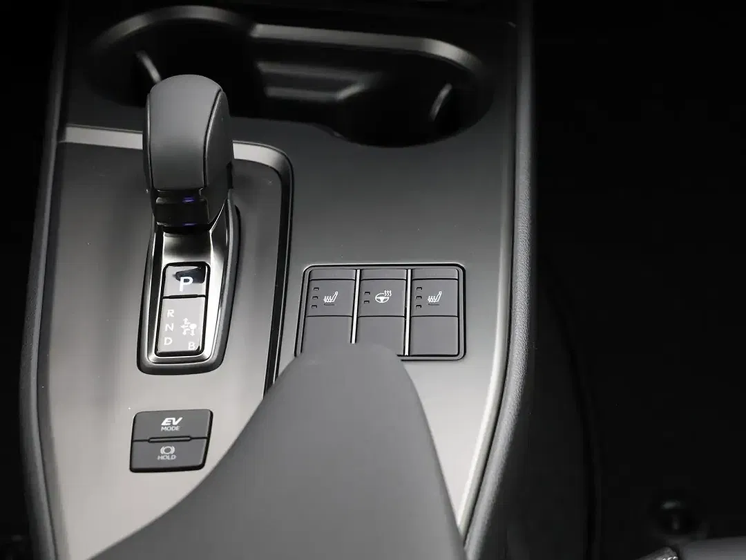 Lexus UX 250h - Thumbnail 14