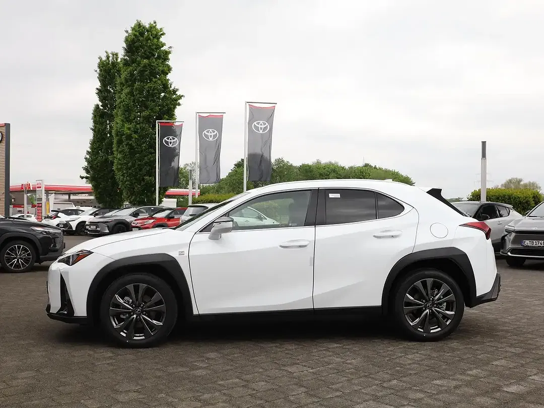 Lexus UX 250h - Thumbnail 3