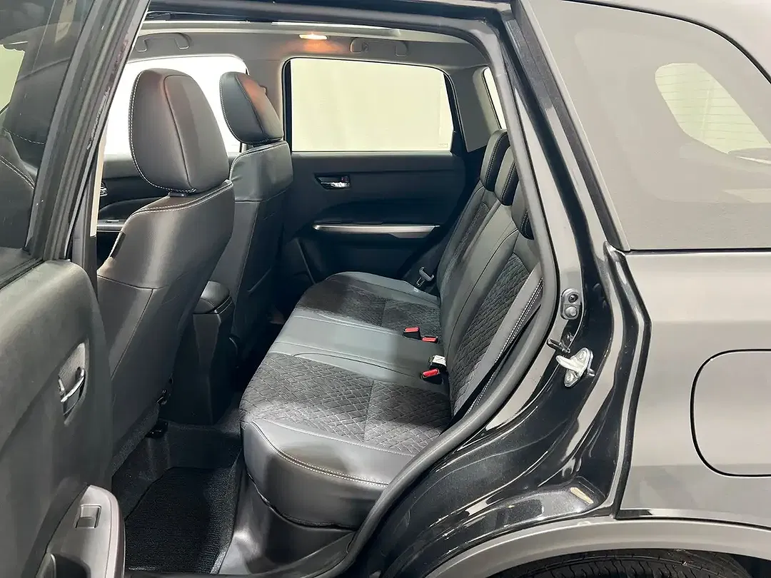Suzuki Vitara - Thumbnail 11