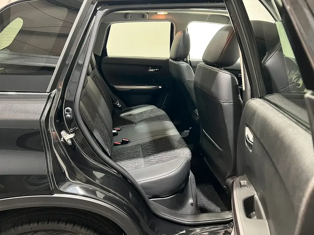 Suzuki Vitara - Thumbnail 12