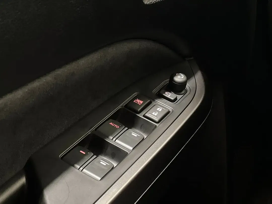 Suzuki Vitara - Thumbnail 20