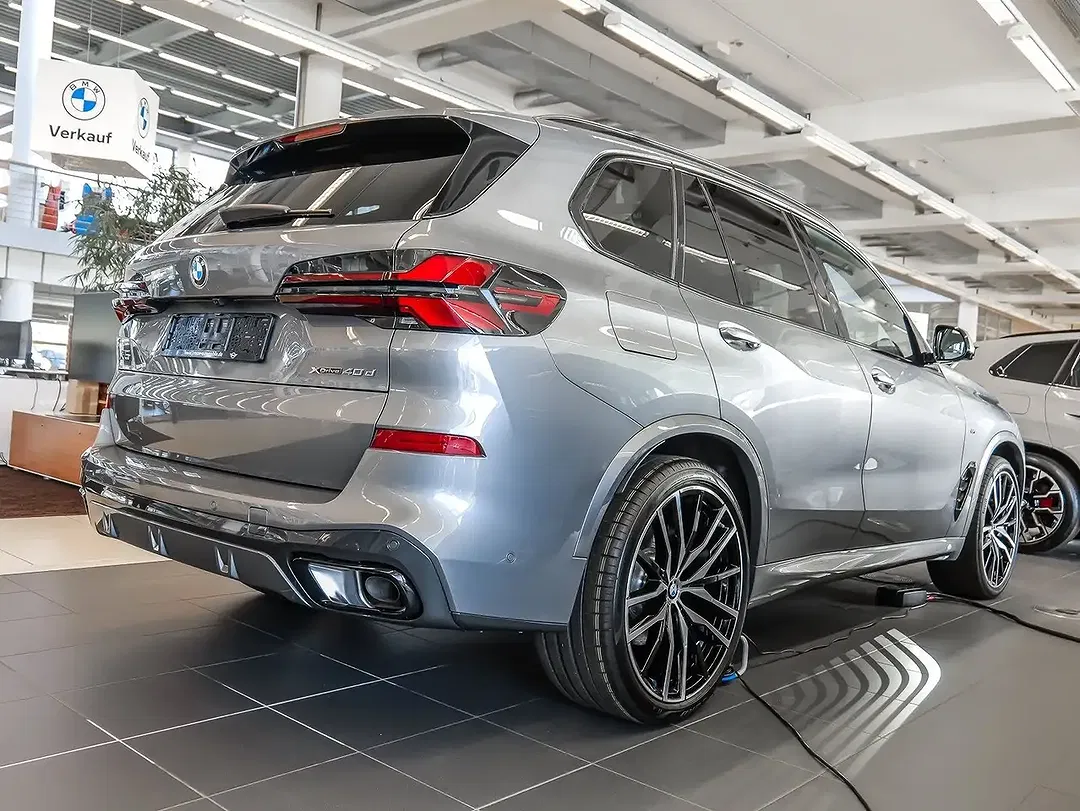 BMW X5 - Thumbnail 2