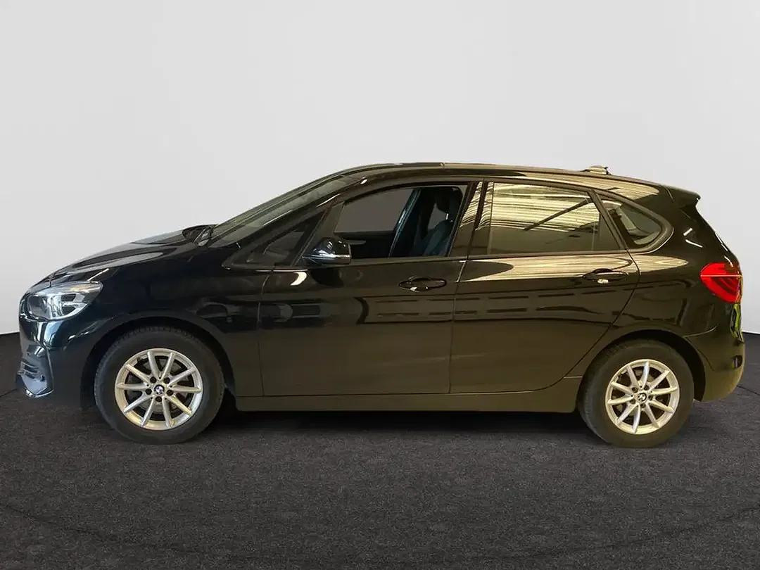 BMW 216 - Thumbnail 2