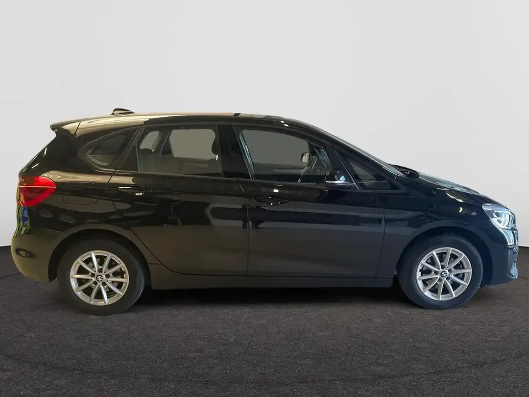 BMW 216 - Thumbnail 6