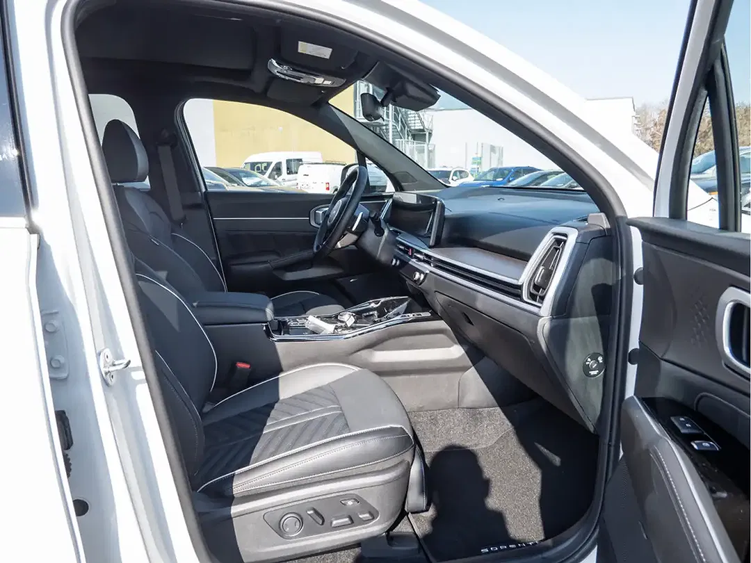 Kia Sorento - Thumbnail 8
