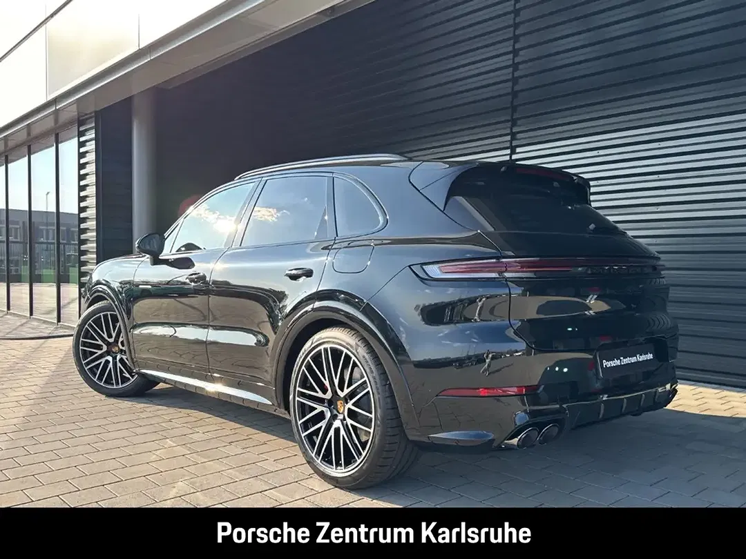 Porsche Cayenne - Thumbnail 3