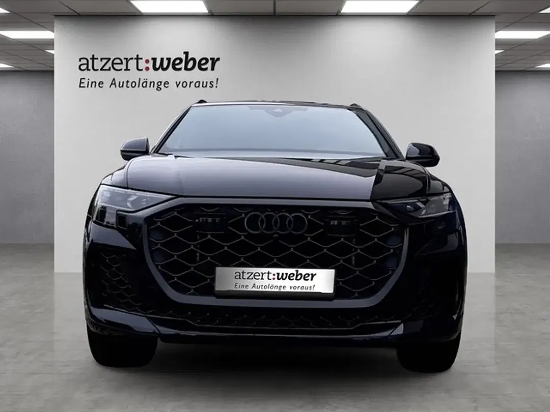 Audi RS Q8 - Thumbnail 3