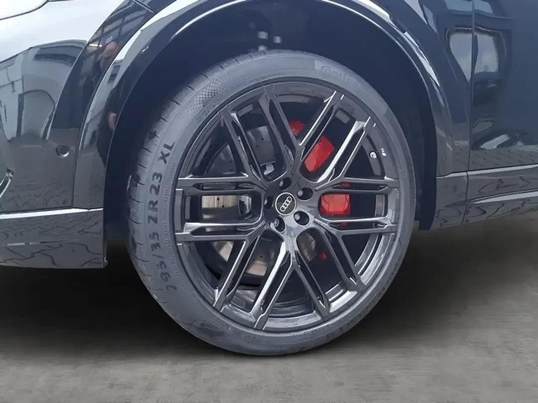Audi RS Q8 - Thumbnail 6