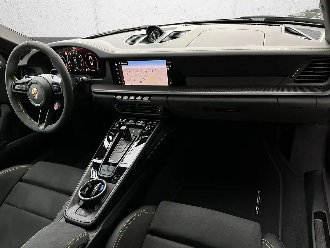 Porsche 992 - Thumbnail 10