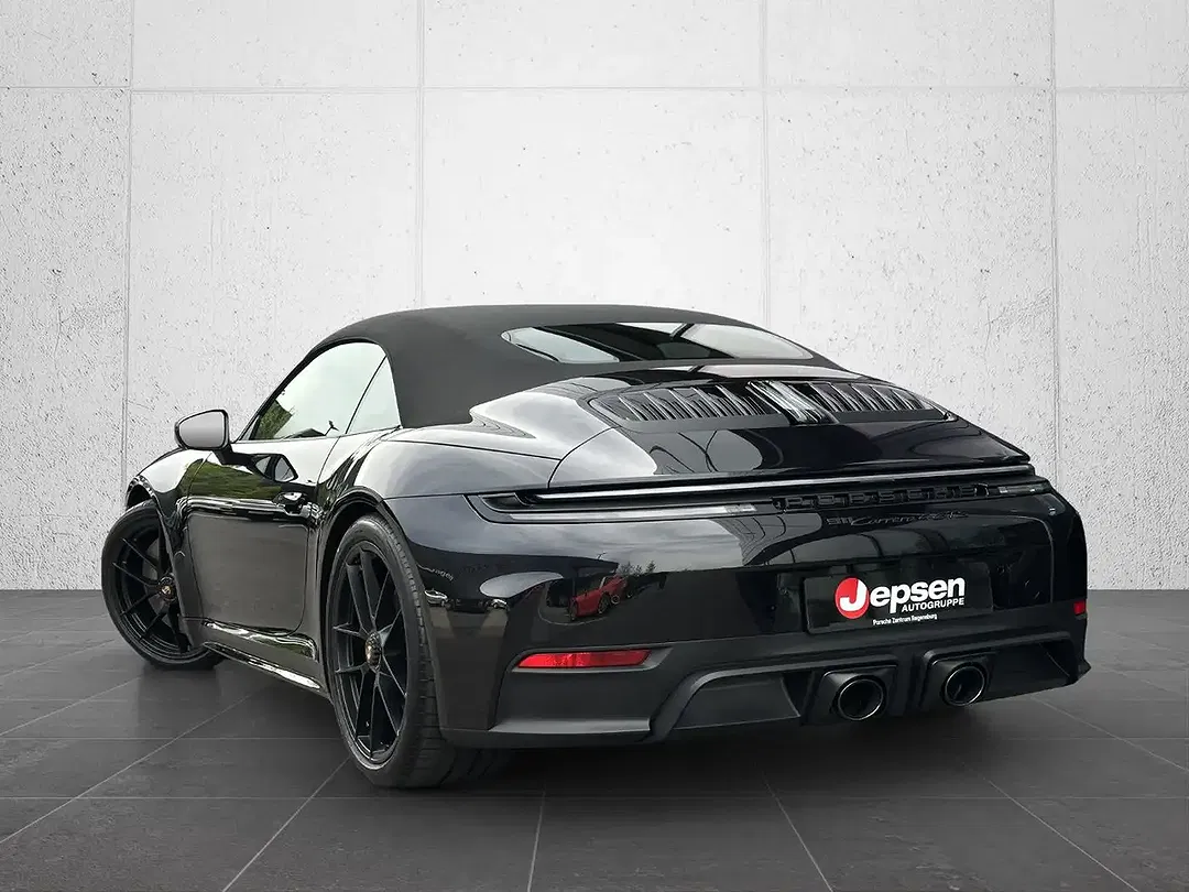 Porsche 992 - Thumbnail 3