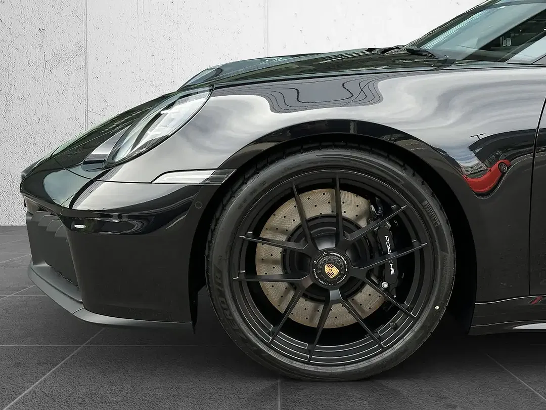Porsche 992 - Thumbnail 6
