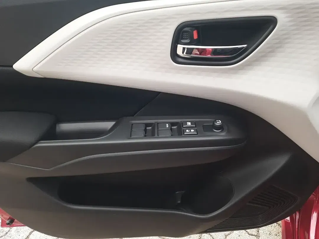 Suzuki Swift - Thumbnail 15