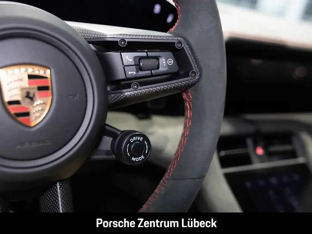 Porsche Taycan - Thumbnail 11