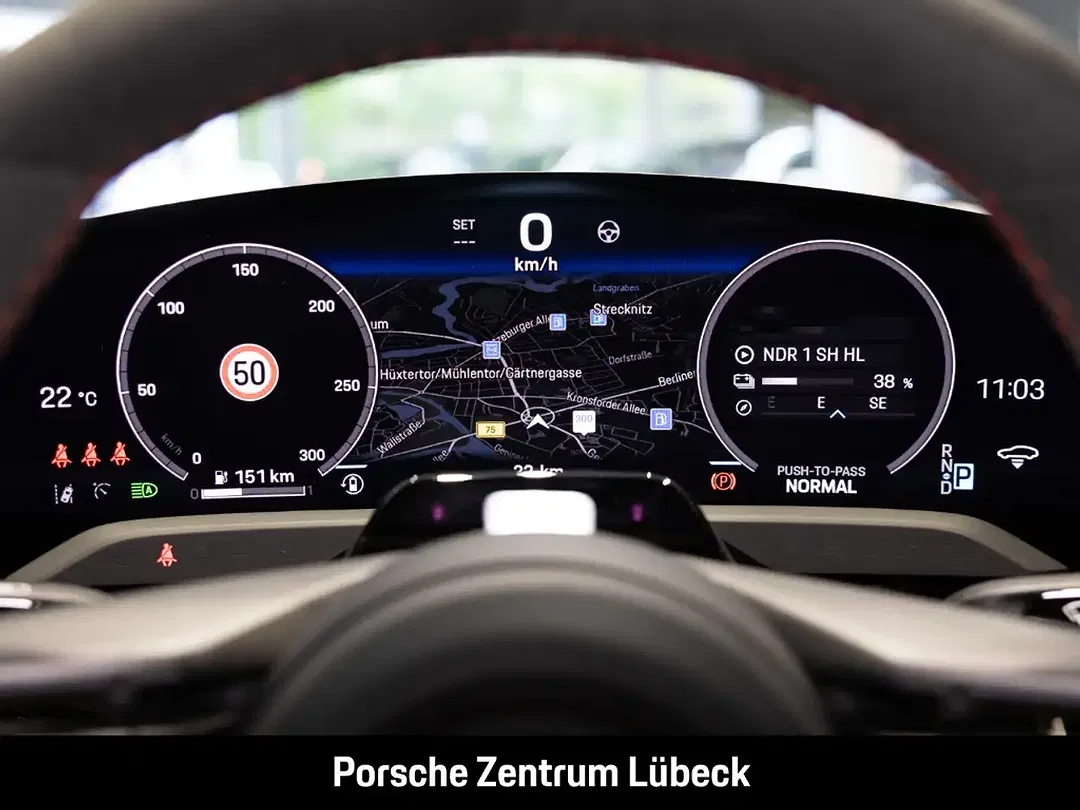 Porsche Taycan - Thumbnail 5