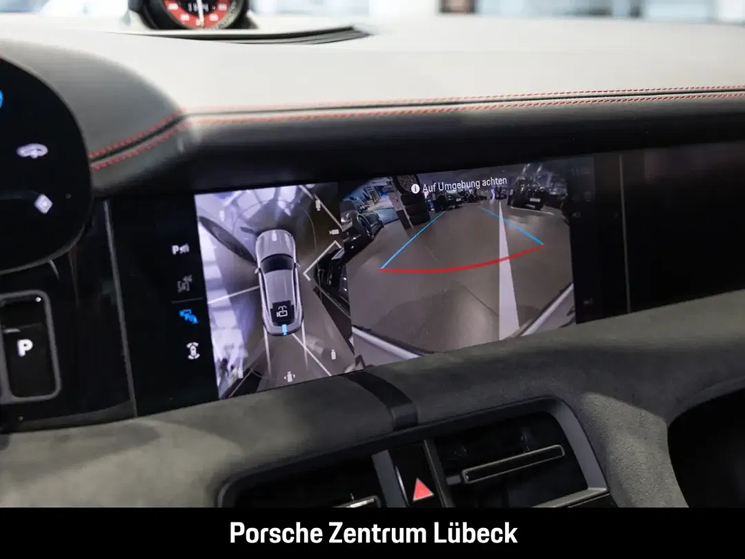 Porsche Taycan - Thumbnail 6