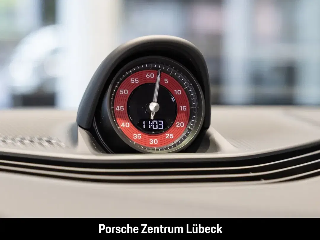 Porsche Taycan - Thumbnail 9