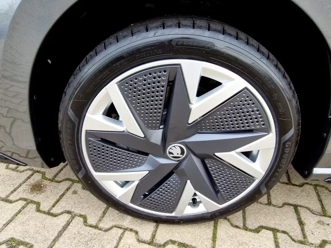 Skoda Superb - Thumbnail 14