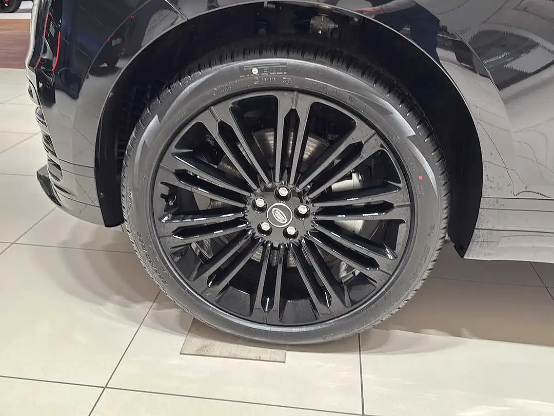 Land Rover Range Rover Velar - Thumbnail 12