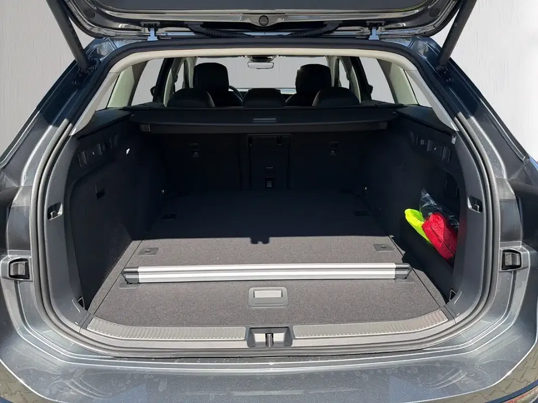 Volkswagen Passat Variant - Thumbnail 12