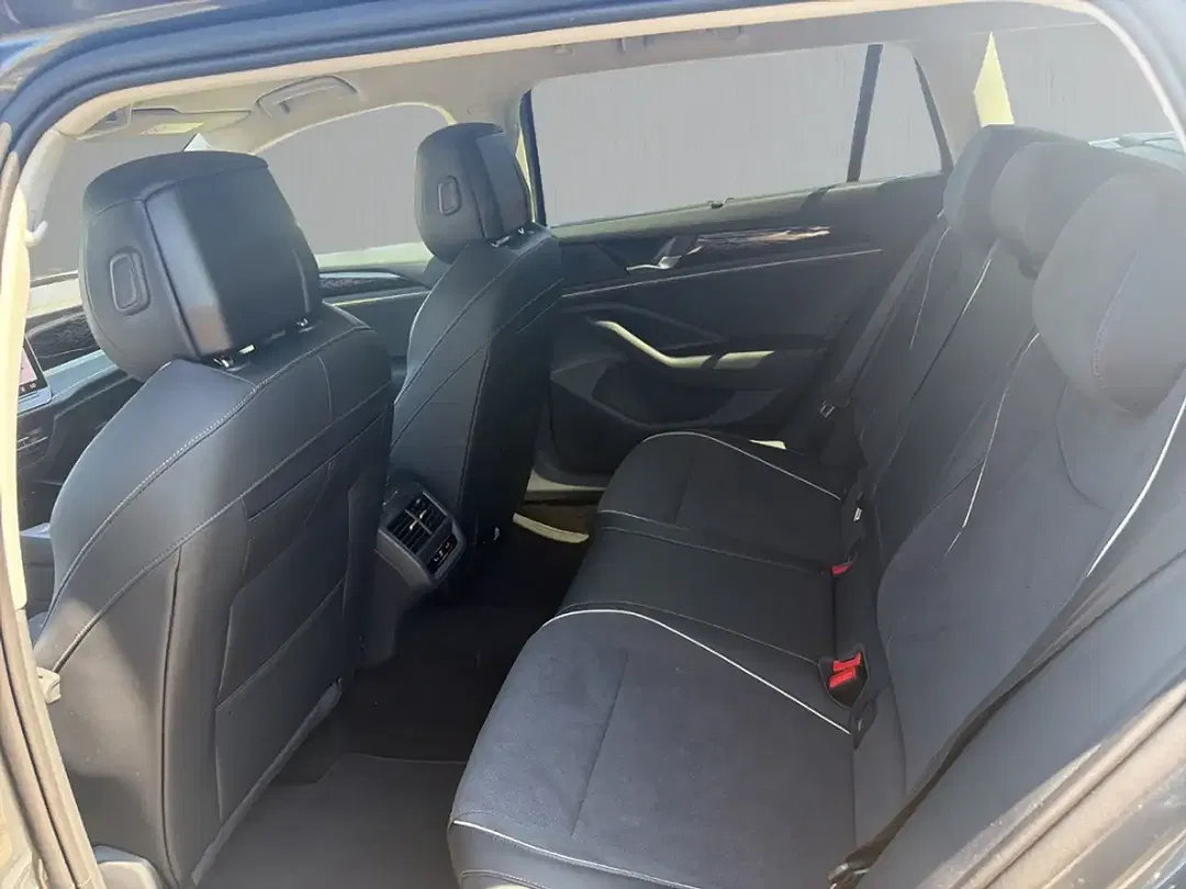 Volkswagen Passat Variant - Thumbnail 14