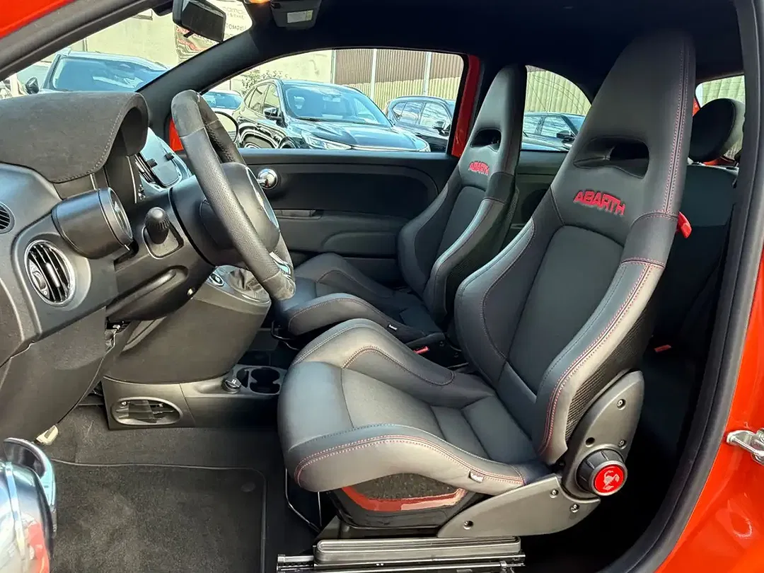 Abarth 695 - Thumbnail 10