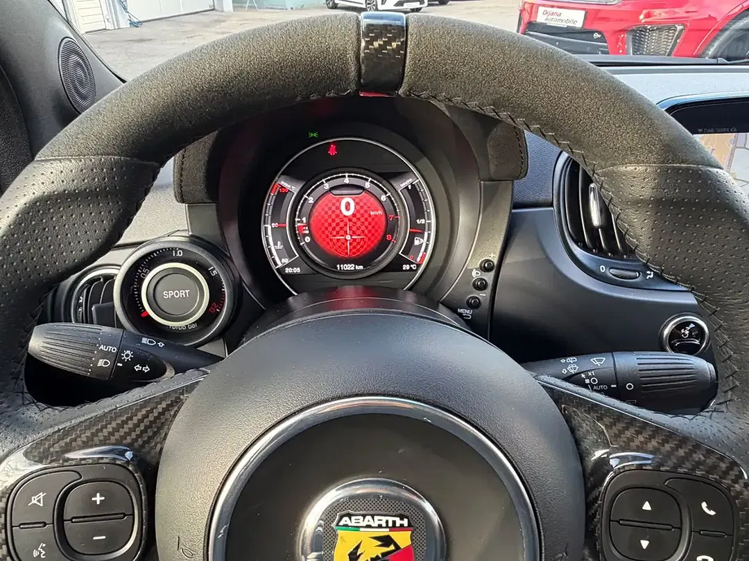 Abarth 695 - Thumbnail 15