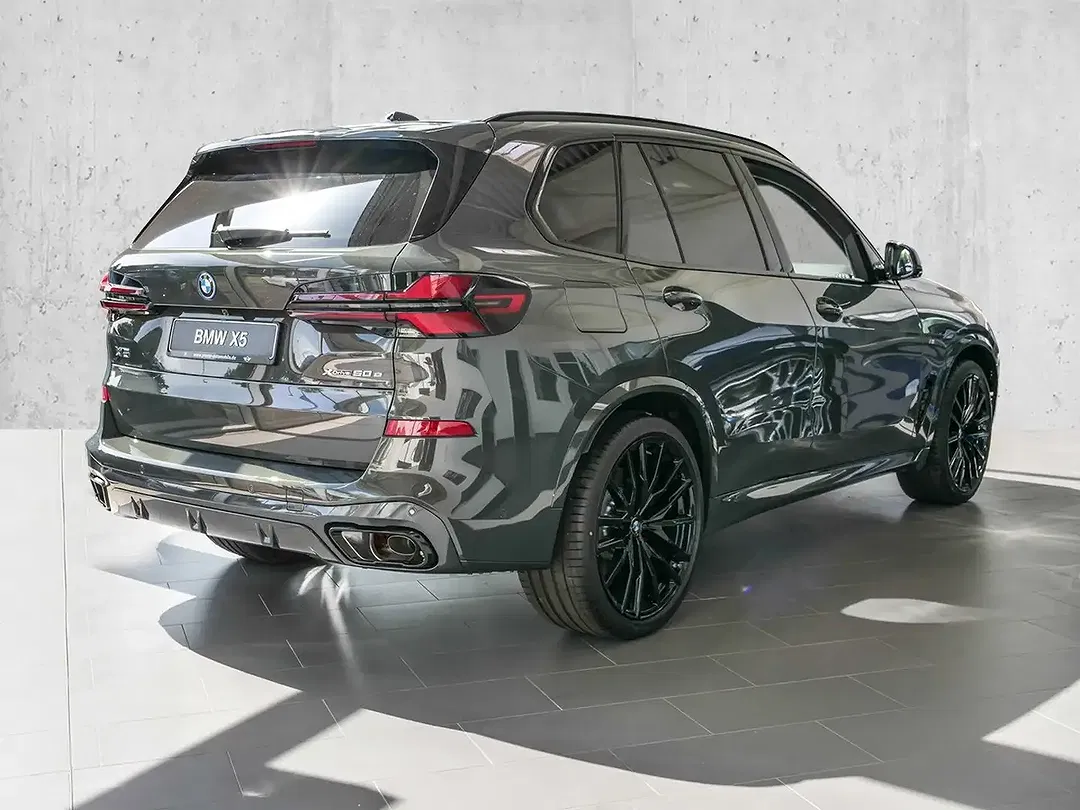 BMW X5 - Thumbnail 2